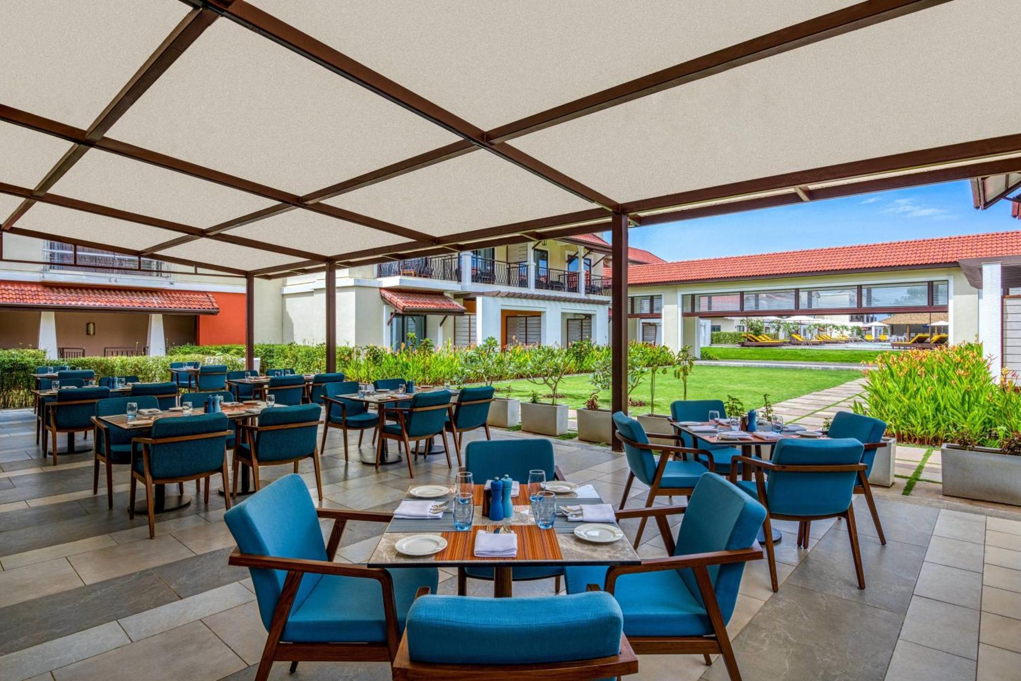 Fairfield By Marriott Goa Benaulim Hotel Buitenkant foto